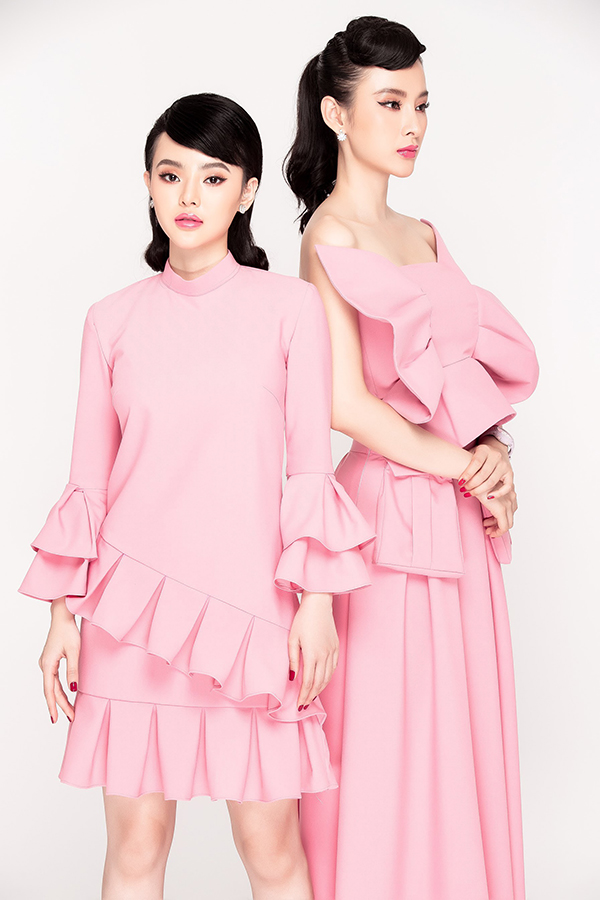 Angela Phương Trinh và em gái cùng xuất hiện trong bộ sưu tập dành riêng cho dịp Valentine 2019.