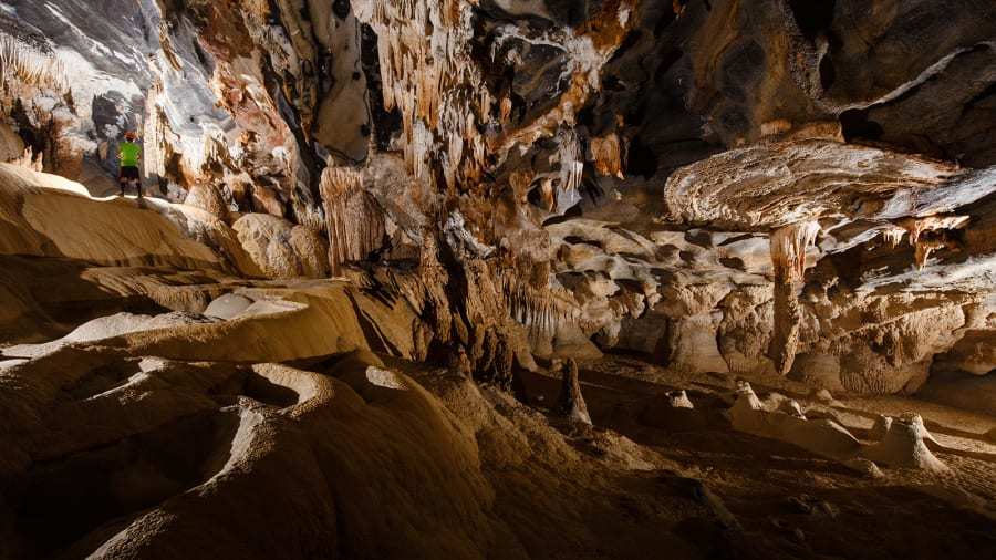 Sửng sốt trước những hang động đẹp nhất thế giới của Việt Nam