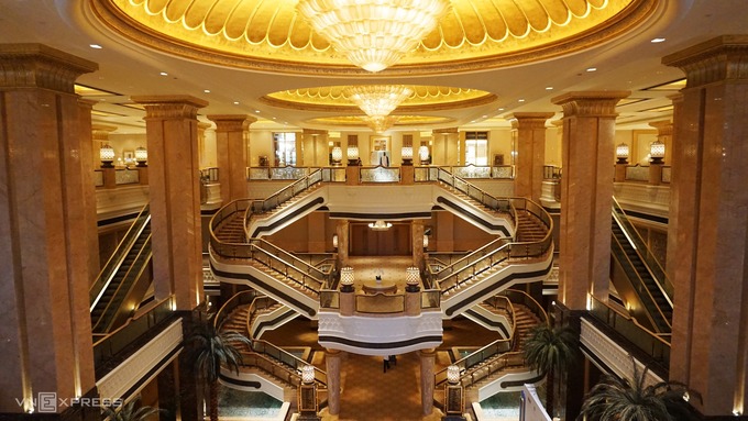 Khách sạn dát vàng 3 tỷ USD của Abu Dhabi