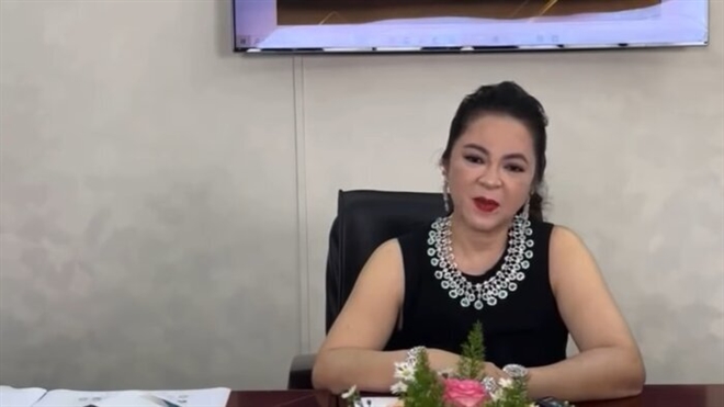 Bị bà Nguyễn Phương Hằng tố 'cặp đại gia', Vy Oanh đáp trả sâu cay - 1