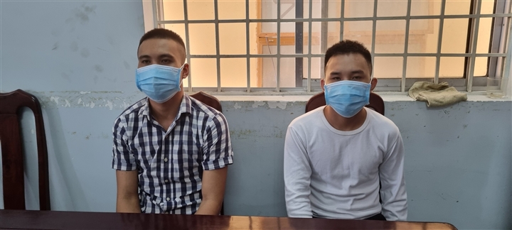 Kiên Giang: Bắt được 2 kẻ bị truy nã trong dòng người từ TP.HCM về quê - 1