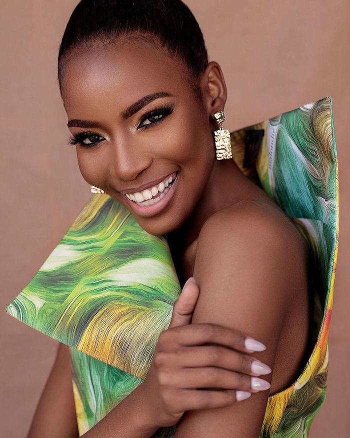 Hiện tại, Lalela Mswane là đại diện da màu duy nhất trong top 5 đề cử của Miss Grand Slam 2022. Nhiều khán giả cho rằng cô có khả năng gây bất ngờ khi kết quả được công bố trong những ngày tới.