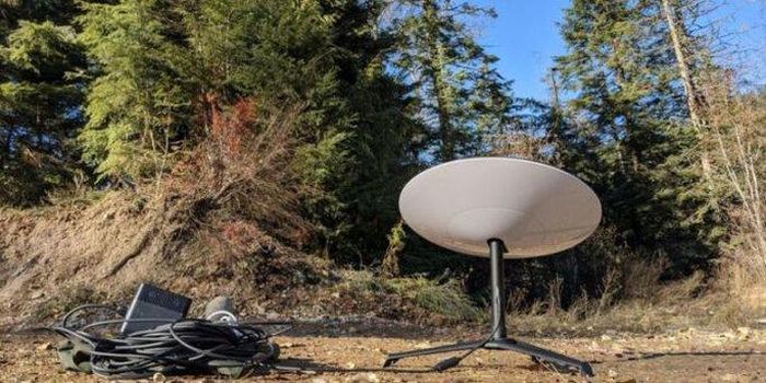 Bộ thiết bị kết nối Starlink Kit tại rừng quốc gia Coeur d'Alene bang Idaho - Mỹ. Ảnh: Arstechnica