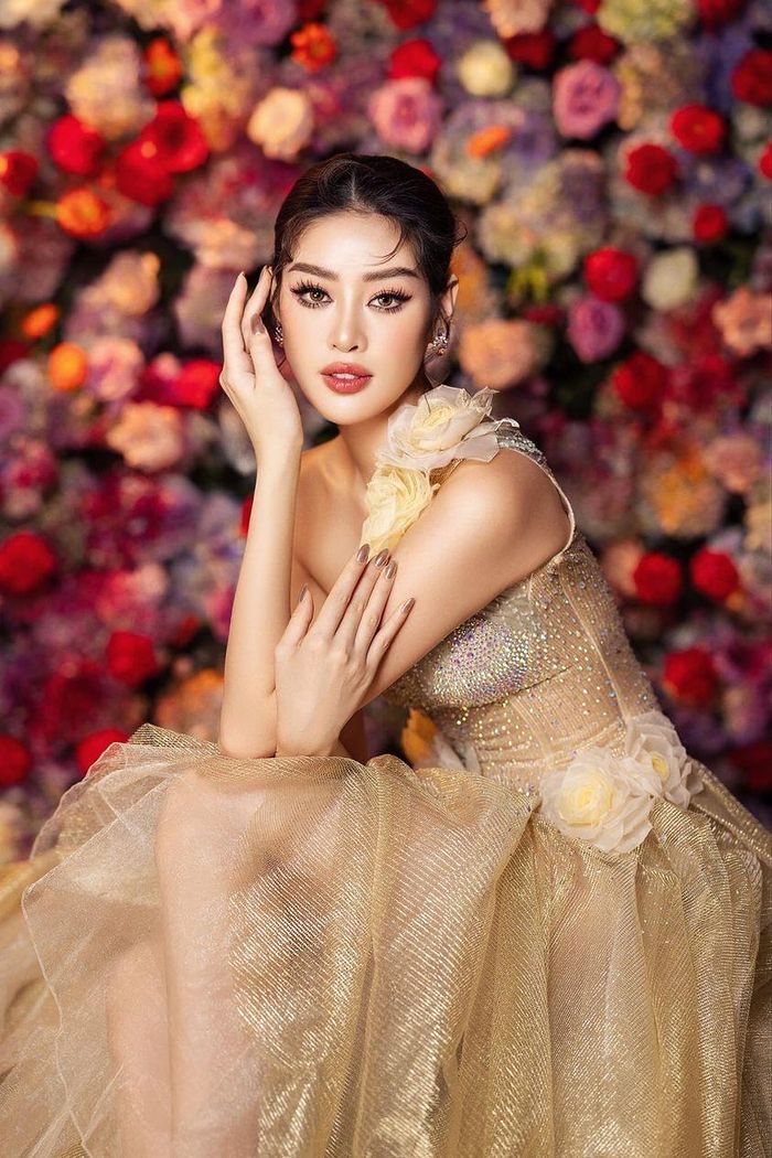 Hoa hậu Nguyễn Trần Khánh Vân hóa thân thành "nữ hoàng hoa" kiêu sa, lộng lẫy.