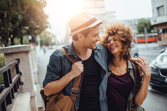  Millennials dành nhiều thời gian để hẹn hò, tìm hiểu đối phương trước khi đưa ra những quyết định quan trọng về mối quan hệ. Ảnh: Woman's Health. 
