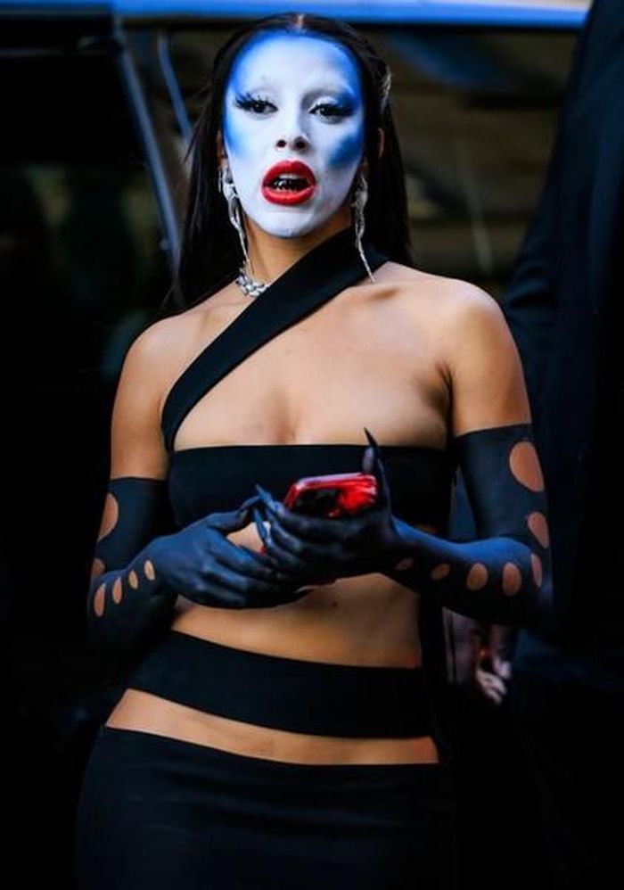 Nữ ca sĩ, rapper Doja Cat tại Tuần lễ thời trang Paris, 2022.