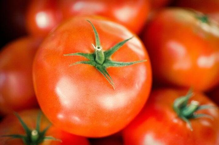Cà chua chứa lycopene, chất chống oxy hóa và bảo vệ võng mạc mắt. (Ảnh: British tomato Growers Association)