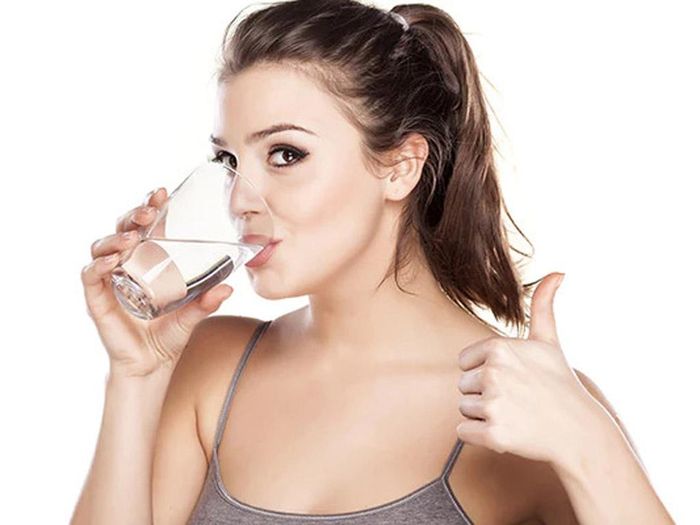 Uống nước trước bữa ăn 30 phút