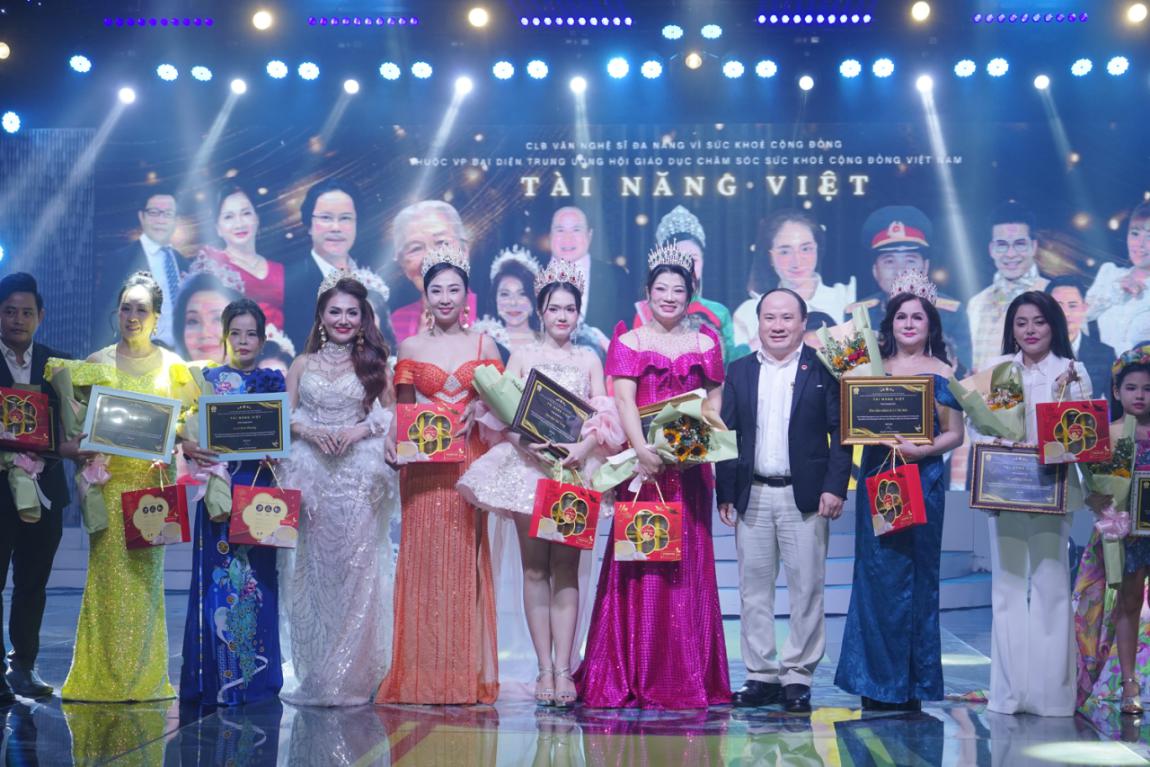 Á hậu - ca sĩ Lê Nga, giám khảo, Tài Năng Việt