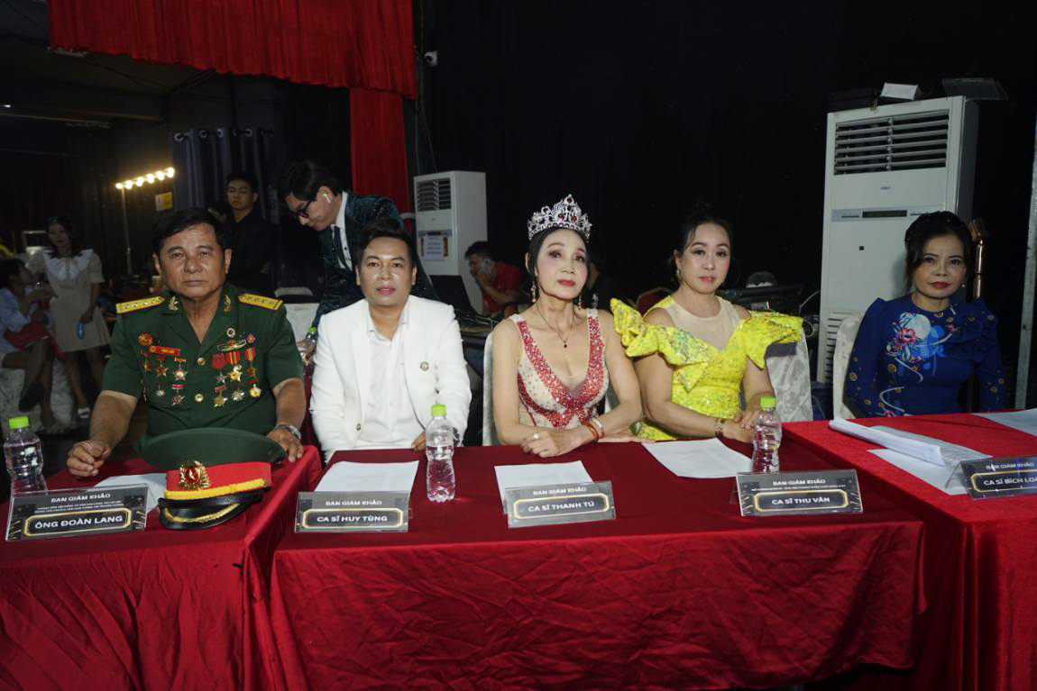 Ca sĩ Huy Tùng