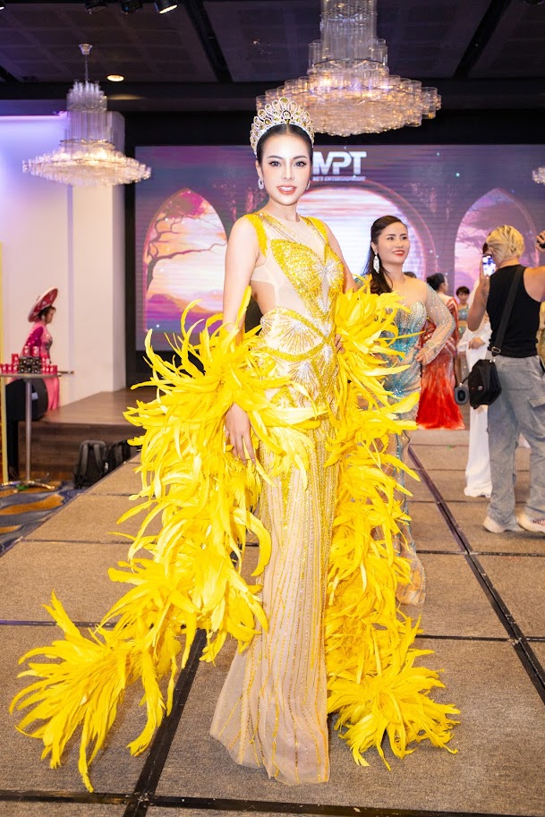 Hoa hậu Trần Mỹ Hạnh, quý phái