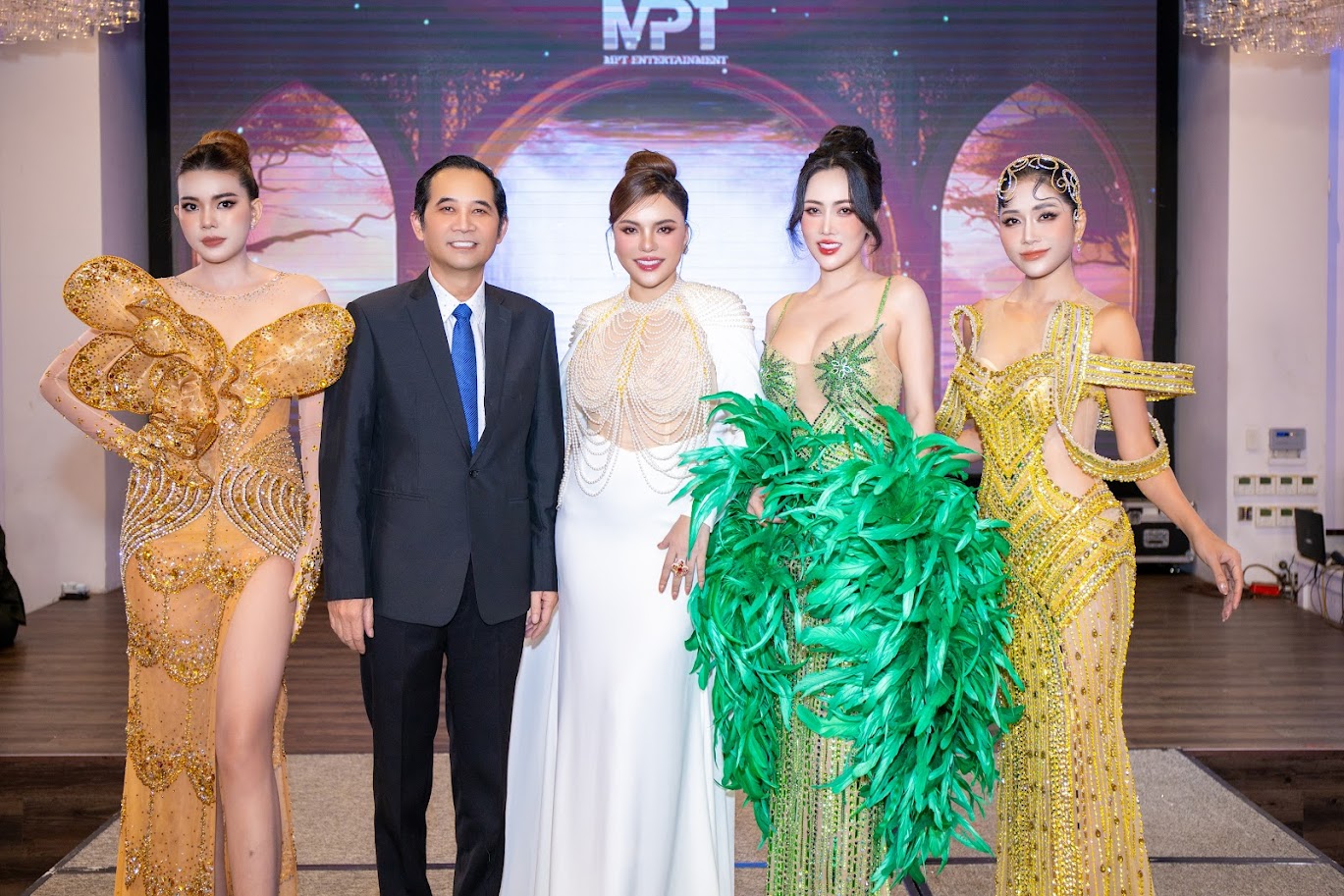 Nguyễn Xuân Thảo, Miss Universe Business World, sắc đẹp