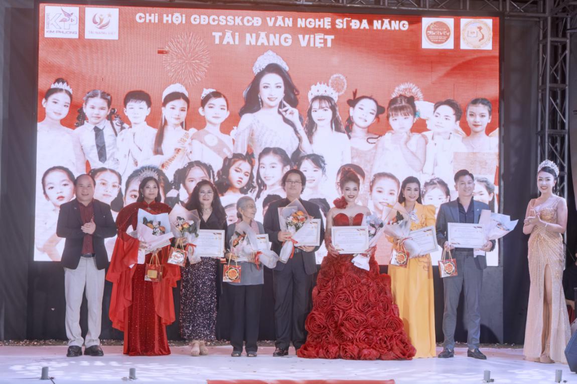 Hoa hậu Kim Phượng, Tài Năng Việt