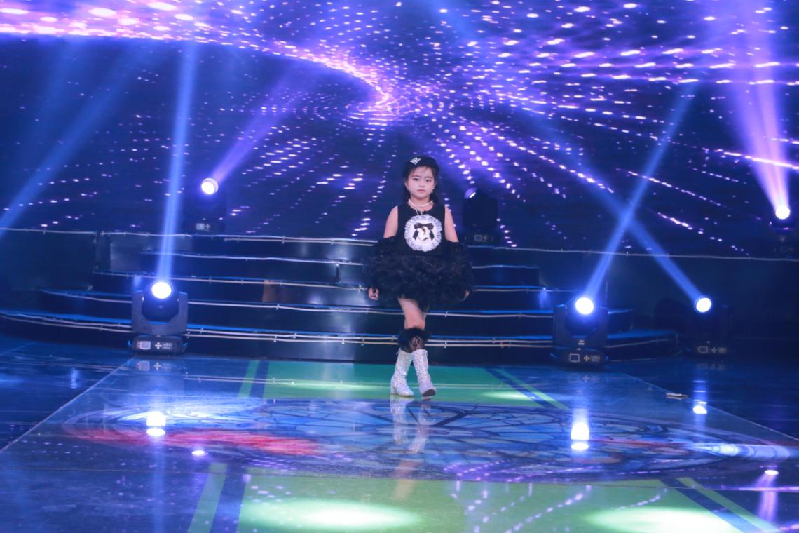 Đoàn Ngọc Ngân, Tài Năng Việt