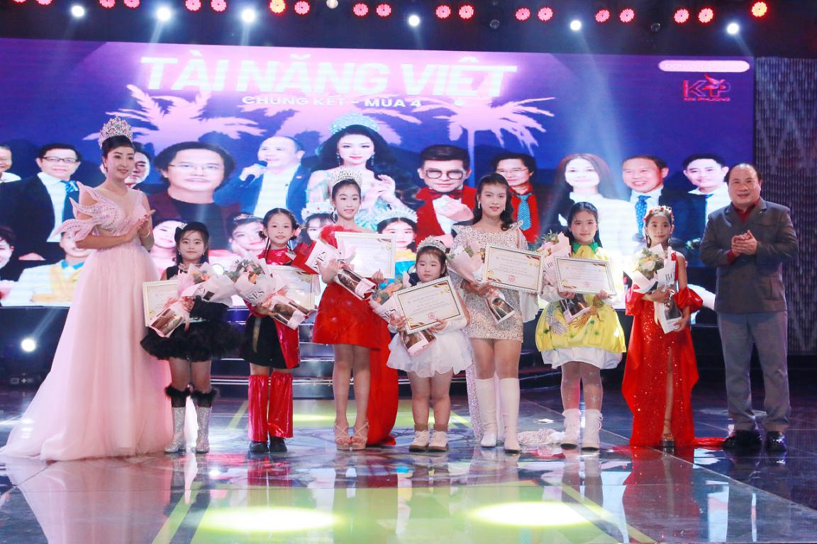 Đoàn Ngọc Ngân, Tài Năng Việt