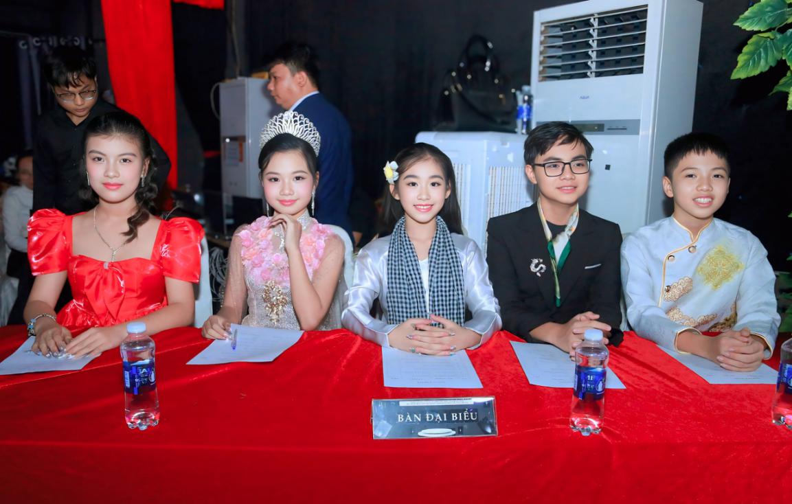 Hiển Long, Tài Năng Việt