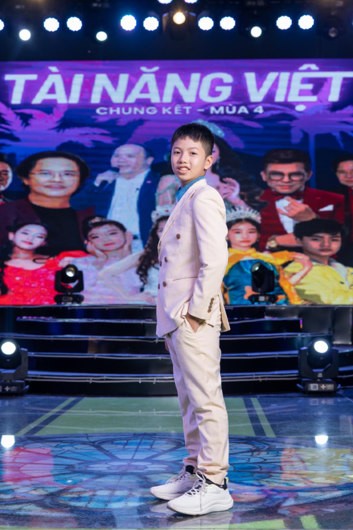 Hiển Long, Tài Năng Việt