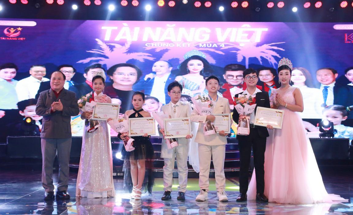 Hiển Long, Tài Năng Việt