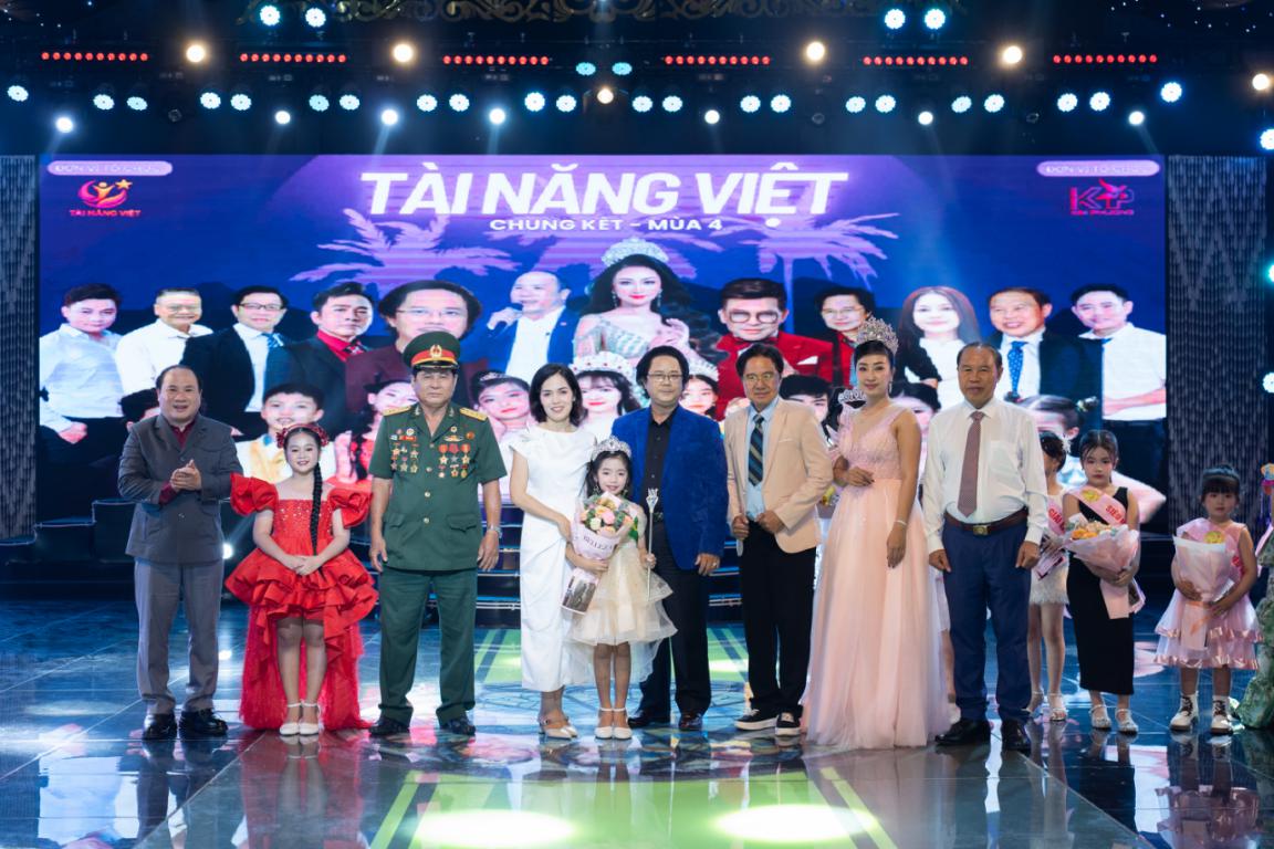 Huỳnh Ngọc Gia Hân, Tài Năng Việt