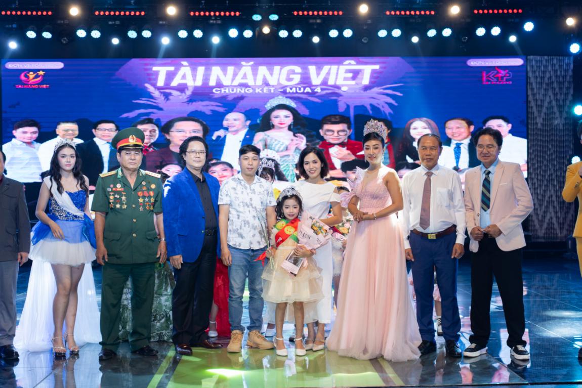 Huỳnh Ngọc Gia Hân, Tài Năng Việt