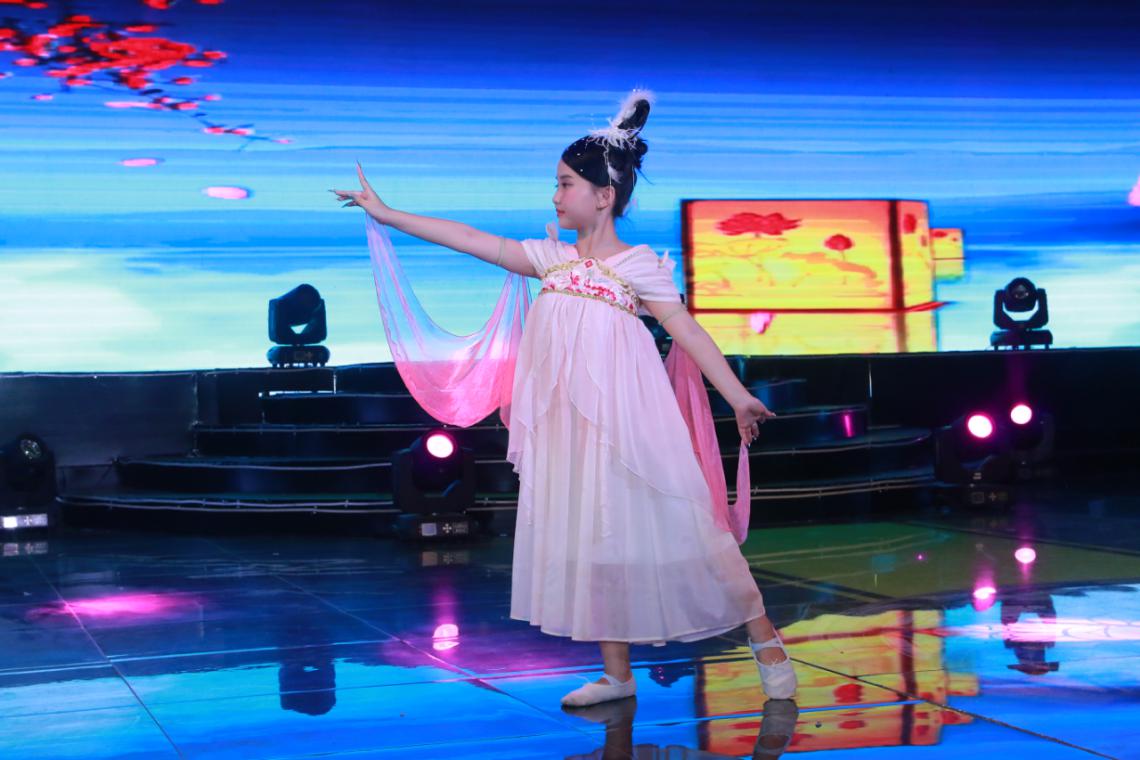 Trần Ngọc Lam Phương, Tài Năng Việt