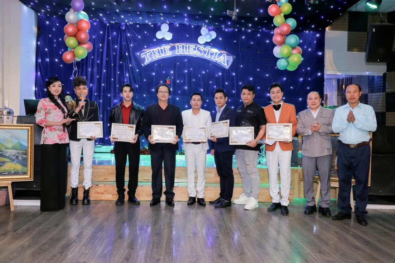 Tài Năng Việt, từ thiện, vùng lũ