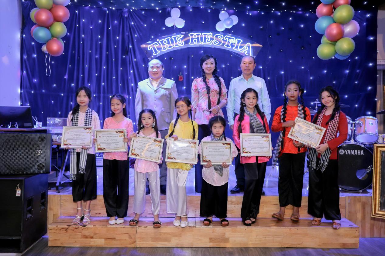 Tài Năng Việt, từ thiện, vùng lũ