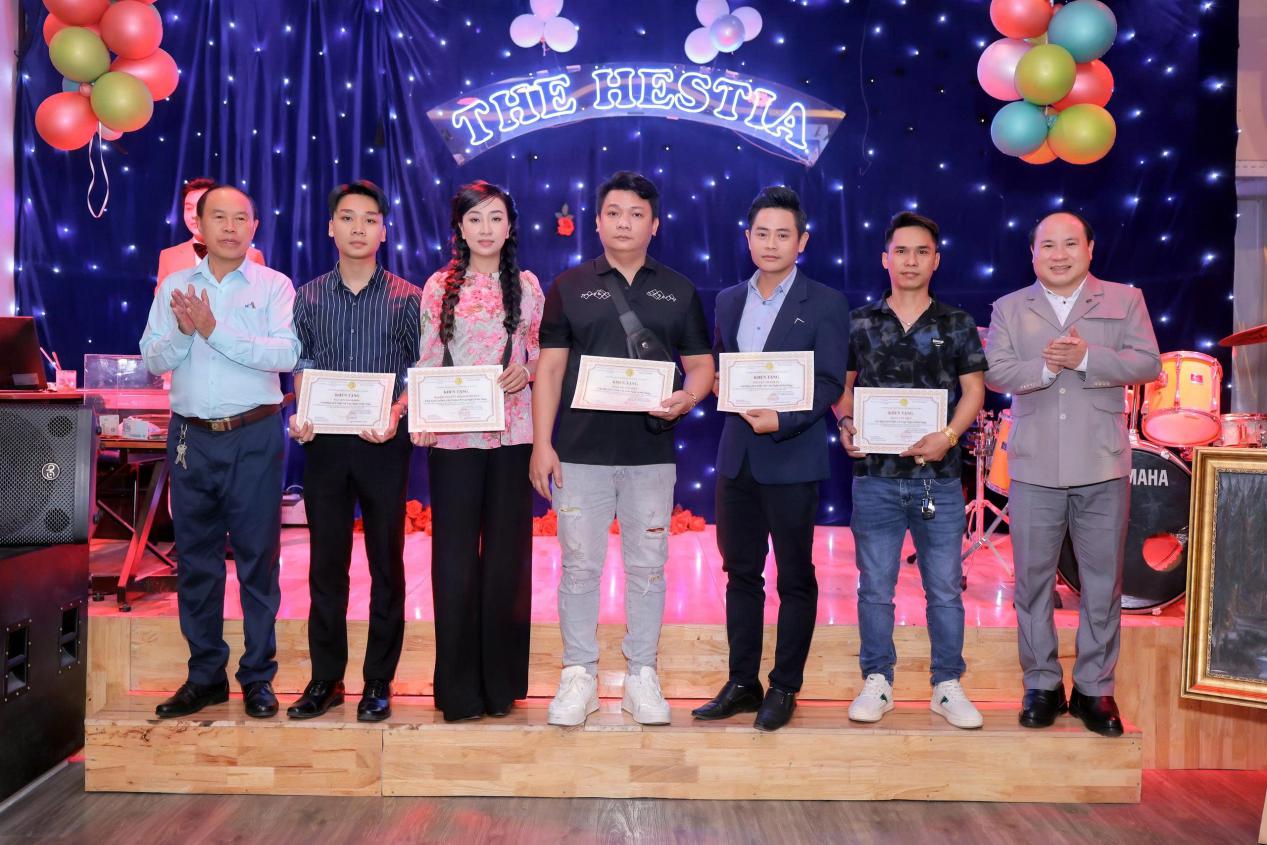 Tài Năng Việt, từ thiện, vùng lũ